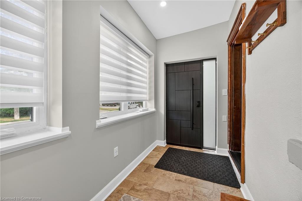 108 Owen Street, Barrie, ON - Indoor Photo Showing Other Room