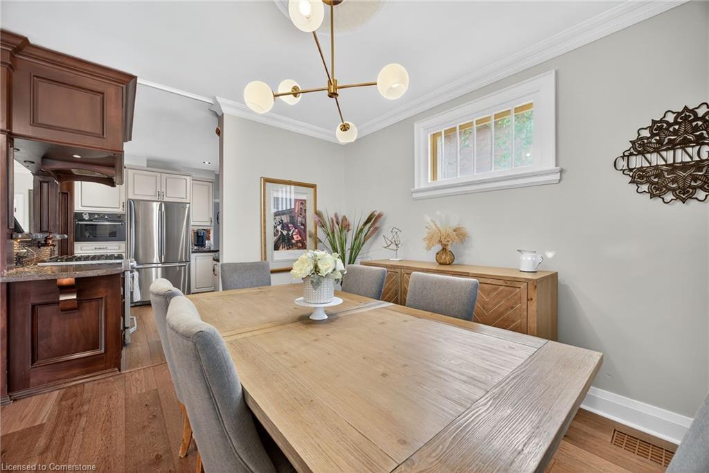 108 Owen Street, Barrie, ON - Indoor Photo Showing Dining Room