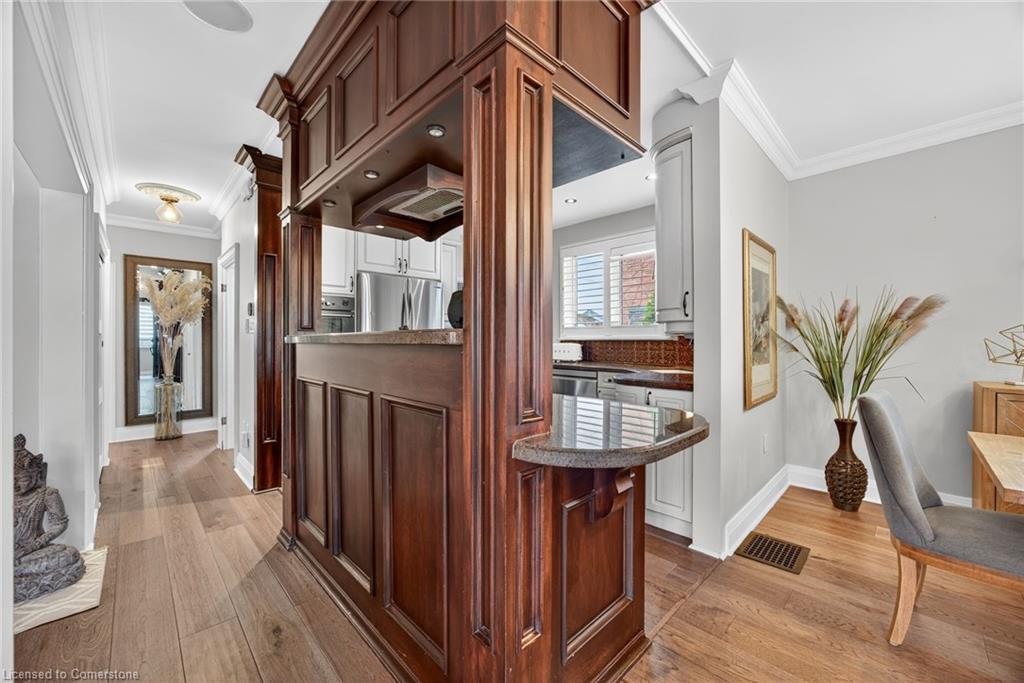 108 Owen Street, Barrie, ON - Indoor