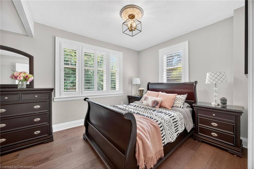 108 Owen Street, Barrie, ON - Indoor Photo Showing Bedroom