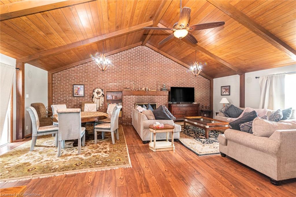 1590 Middleton North Walsingham Road, Walsingham, ON - Indoor Photo Showing Living Room