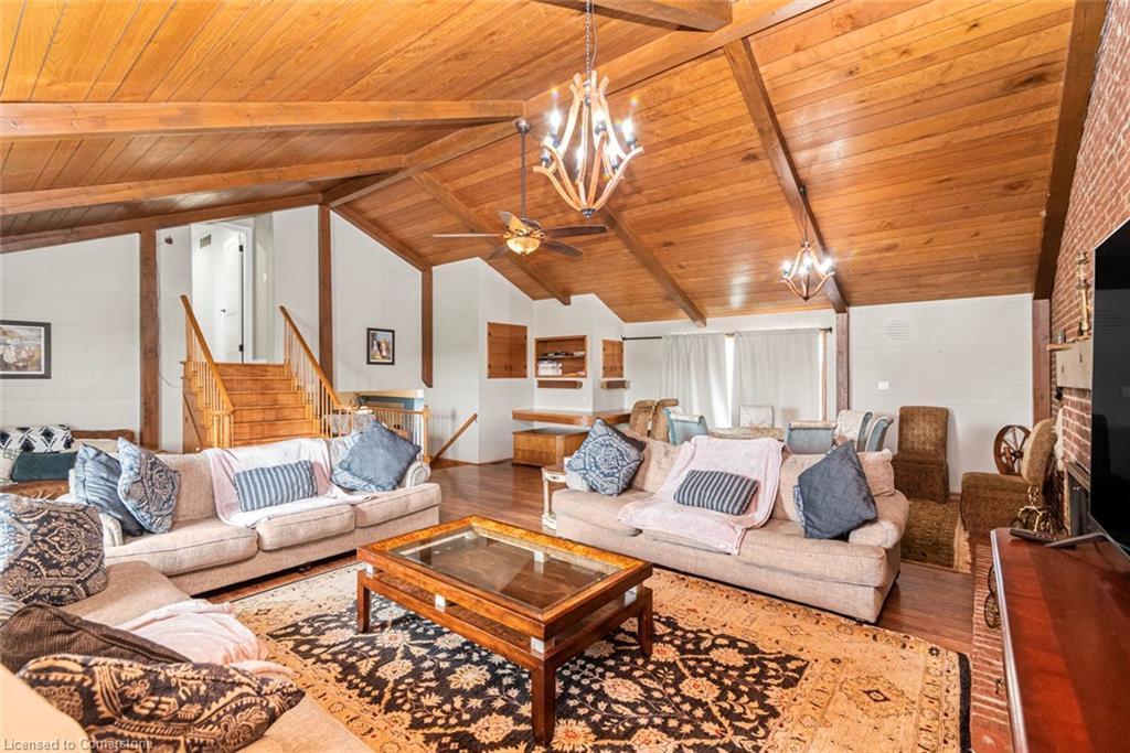 1590 Middleton North Walsingham Road, Walsingham, ON - Indoor Photo Showing Living Room