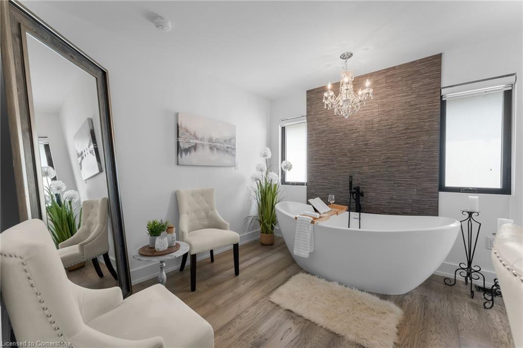 14 Willowbrook Drive, Welland, ON - Indoor