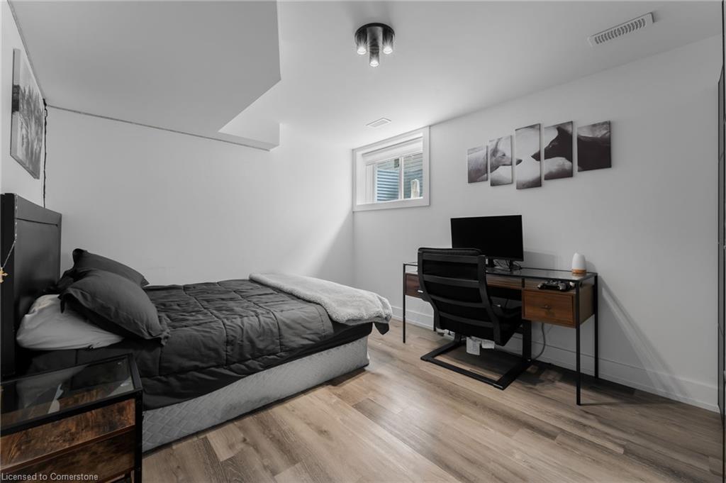 14 Willowbrook Drive, Welland, ON - Indoor Photo Showing Bedroom