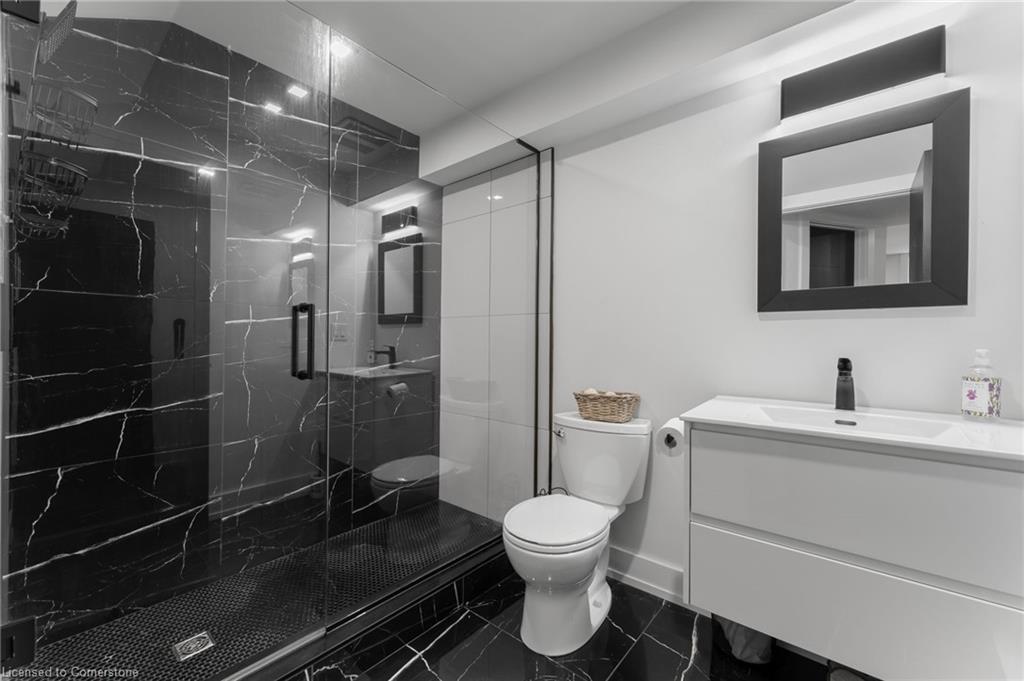 14 Willowbrook Drive, Welland, ON - Indoor Photo Showing Bathroom