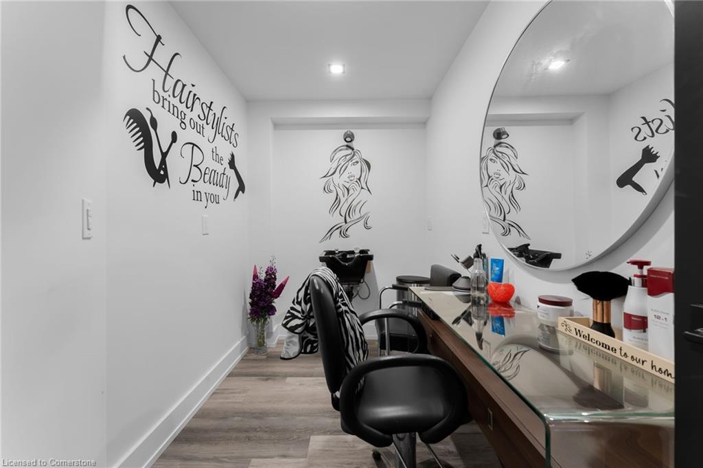 14 Willowbrook Drive, Welland, ON - Indoor