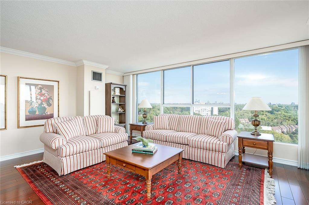 Ph105-1271 Walden Circle, Mississauga, ON - Indoor Photo Showing Living Room