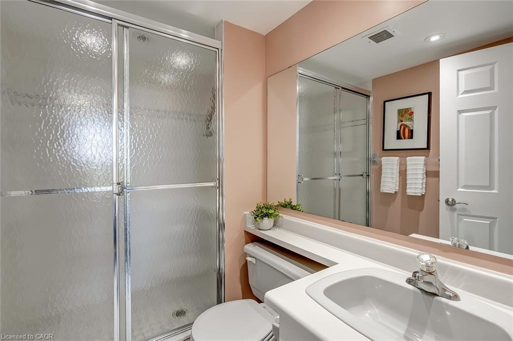 Ph105-1271 Walden Circle, Mississauga, ON - Indoor Photo Showing Bathroom