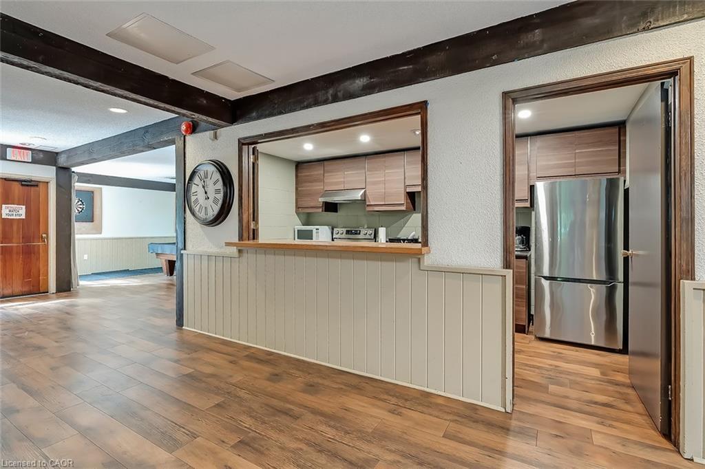 Ph105-1271 Walden Circle, Mississauga, ON - Indoor Photo Showing Kitchen