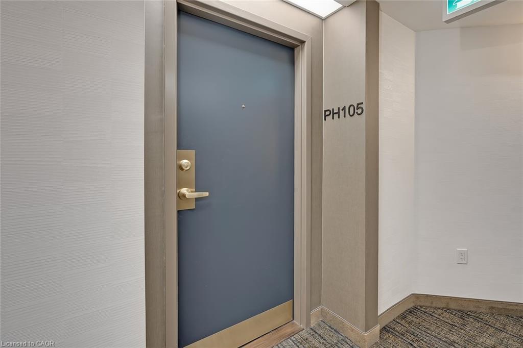 Ph105-1271 Walden Circle, Mississauga, ON - Indoor Photo Showing Other Room