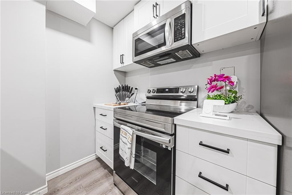 11 Mcwatters Street, Binbrook, ON - Indoor Photo Showing Kitchen