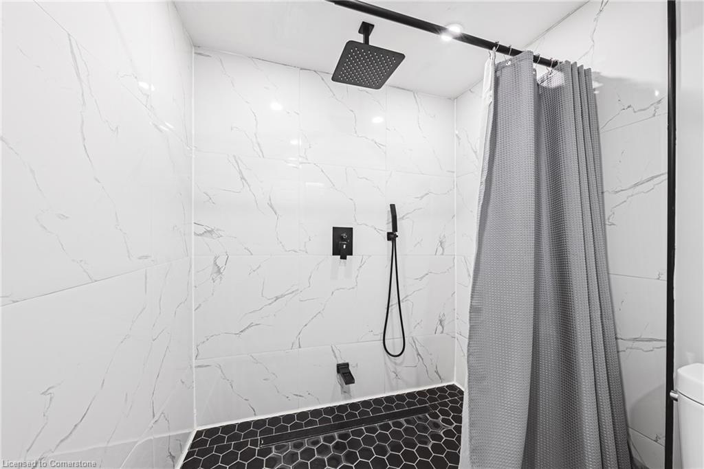 11 Mcwatters Street, Binbrook, ON - Indoor Photo Showing Bathroom