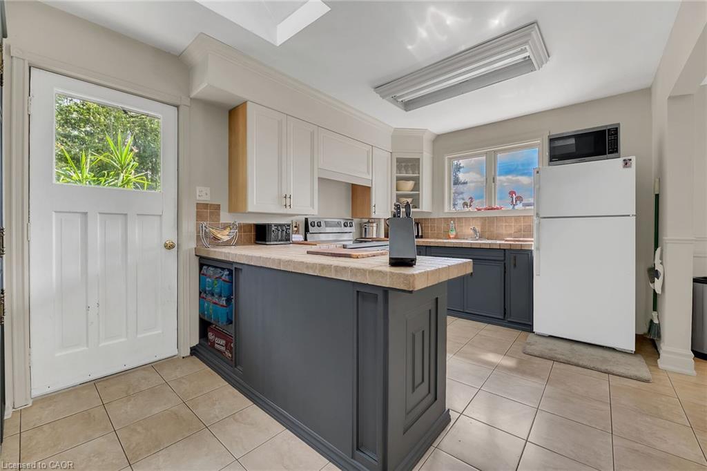 920 Highway 56, York, ON - Indoor Photo Showing Kitchen
