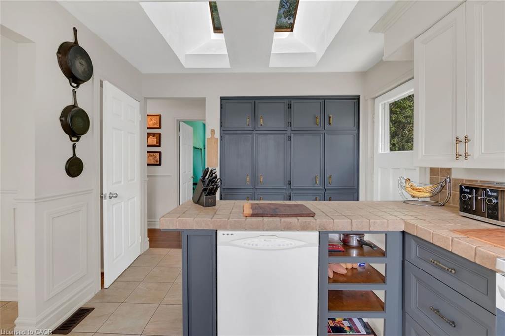 920 Highway 56, York, ON - Indoor Photo Showing Kitchen