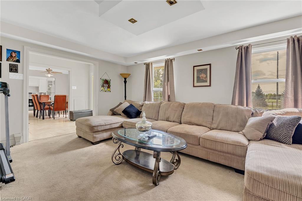 920 Highway 56, York, ON - Indoor Photo Showing Living Room