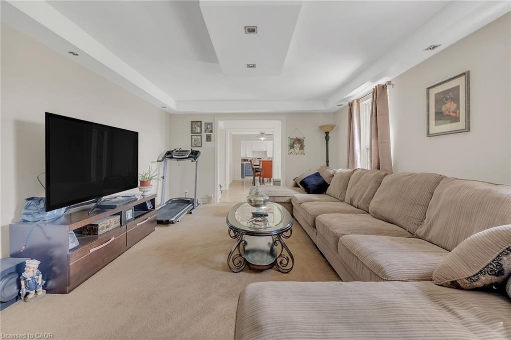 920 Highway 56, York, ON - Indoor Photo Showing Living Room