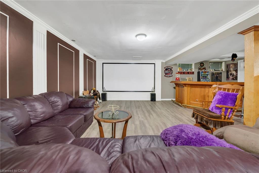 920 Highway 56, York, ON - Indoor Photo Showing Living Room