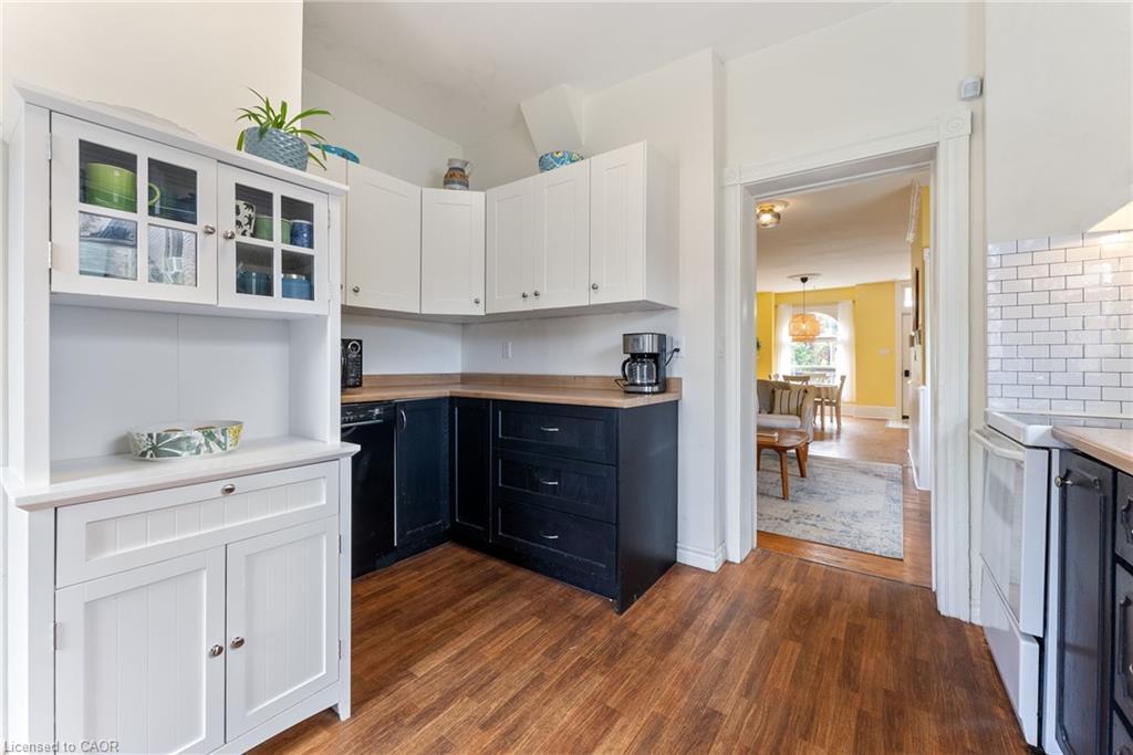 137 Victoria Avenue N, Hamilton, ON - Indoor Photo Showing Other Room