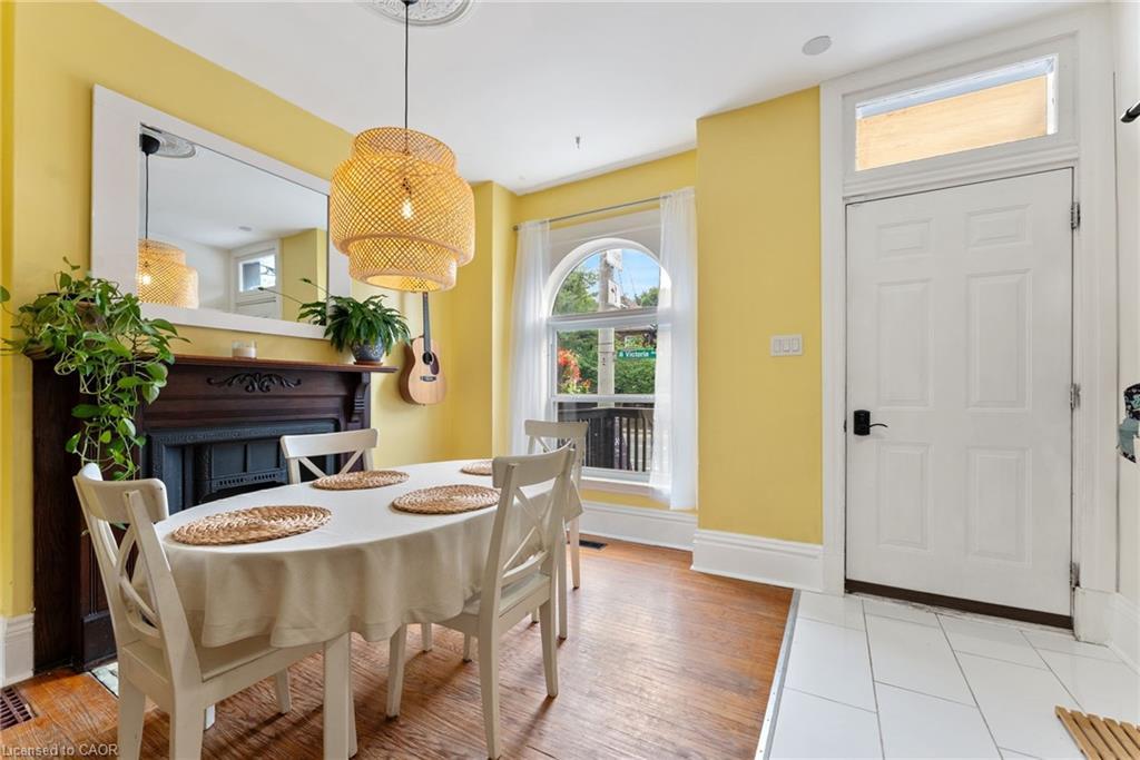 137 Victoria Avenue N, Hamilton, ON - Indoor Photo Showing Dining Room