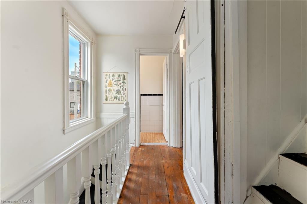 137 Victoria Avenue N, Hamilton, ON - Indoor Photo Showing Other Room