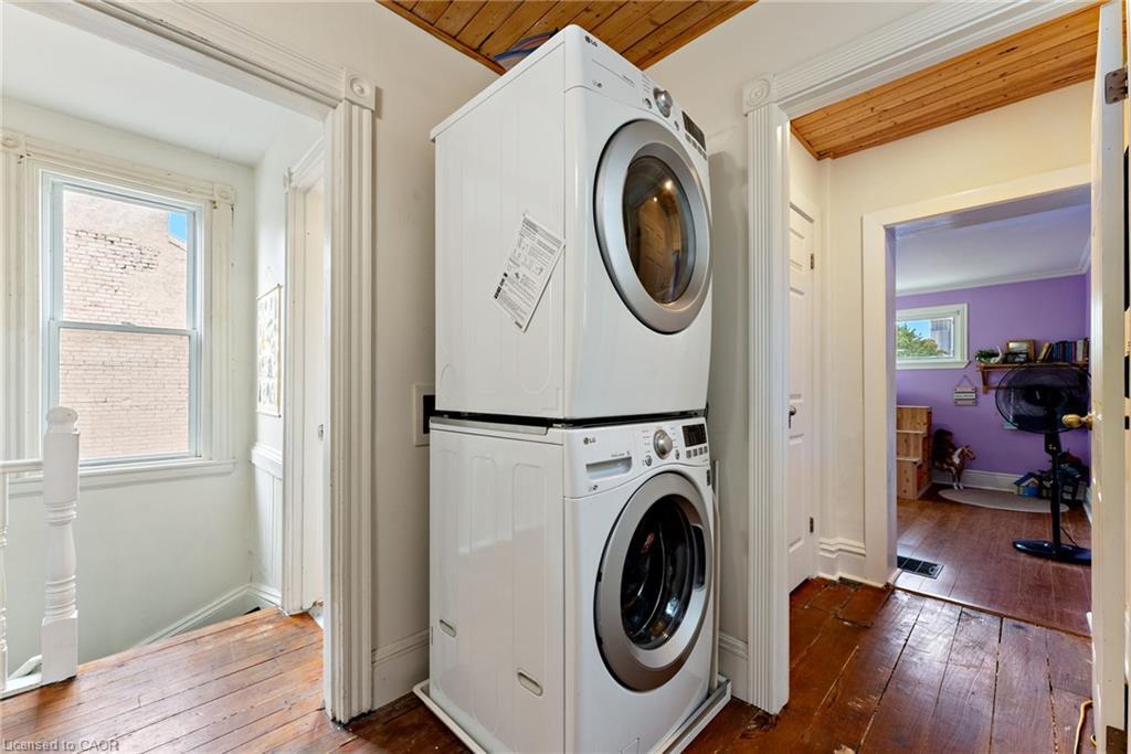 137 Victoria Avenue N, Hamilton, ON - Indoor Photo Showing Laundry Room