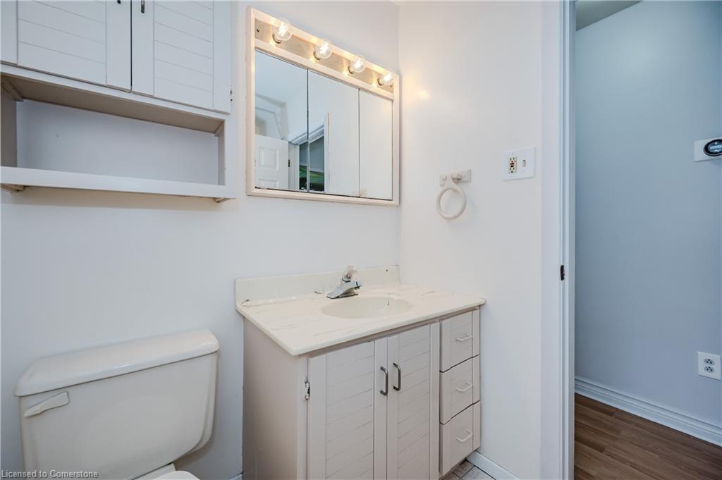 164 East 23Rd Street, Hamilton, ON - Indoor Photo Showing Bathroom