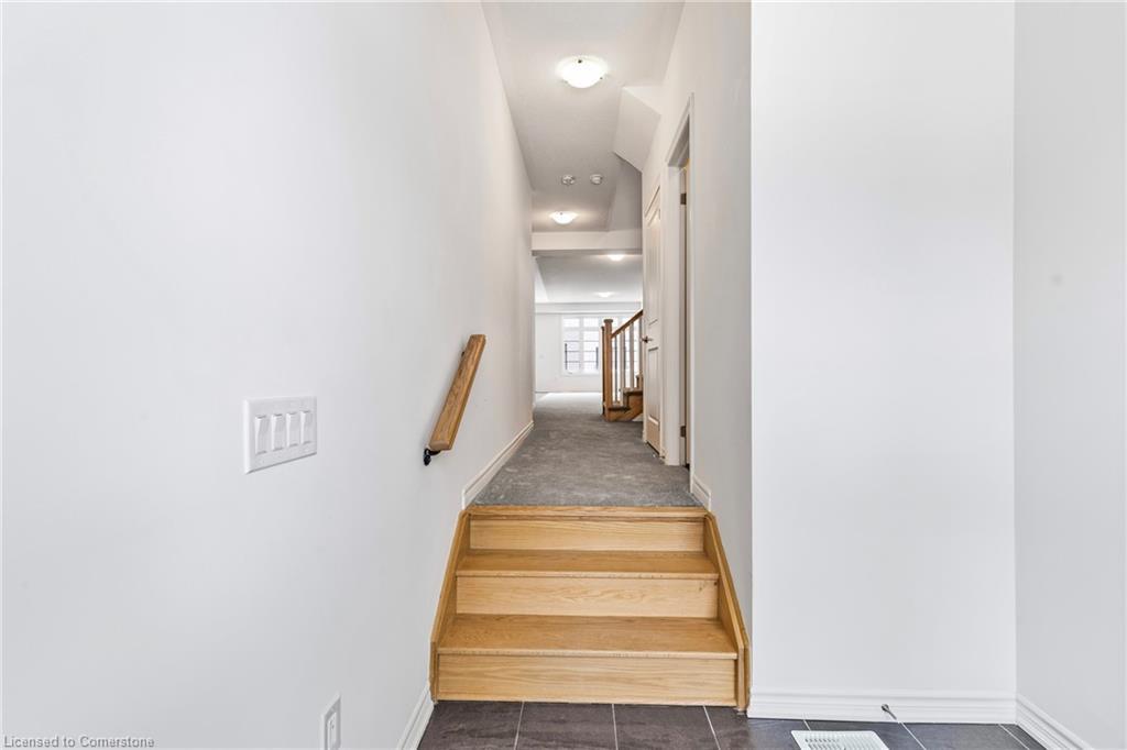 12 Sassafras Road, Midhurst, ON - Indoor Photo Showing Other Room