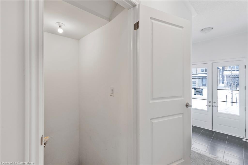 12 Sassafras Road, Midhurst, ON - Indoor Photo Showing Other Room