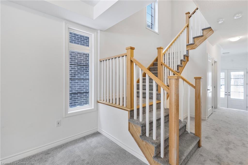 12 Sassafras Road, Midhurst, ON - Indoor Photo Showing Other Room