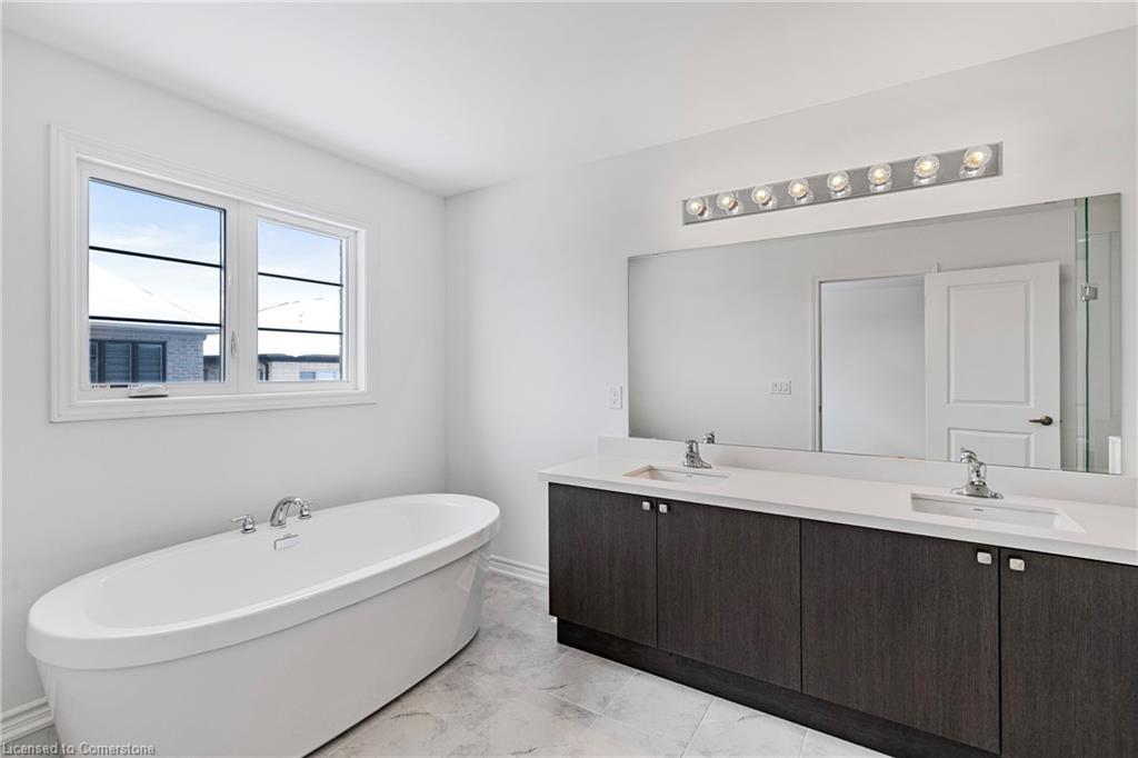 12 Sassafras Road, Midhurst, ON - Indoor Photo Showing Bathroom