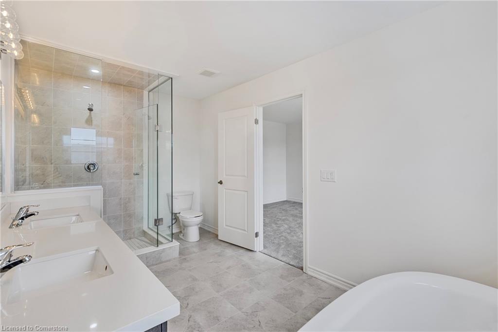 12 Sassafras Road, Midhurst, ON - Indoor Photo Showing Bathroom
