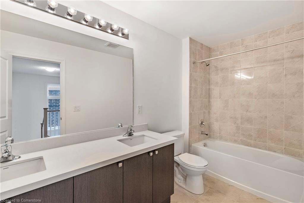 12 Sassafras Road, Midhurst, ON - Indoor Photo Showing Bathroom