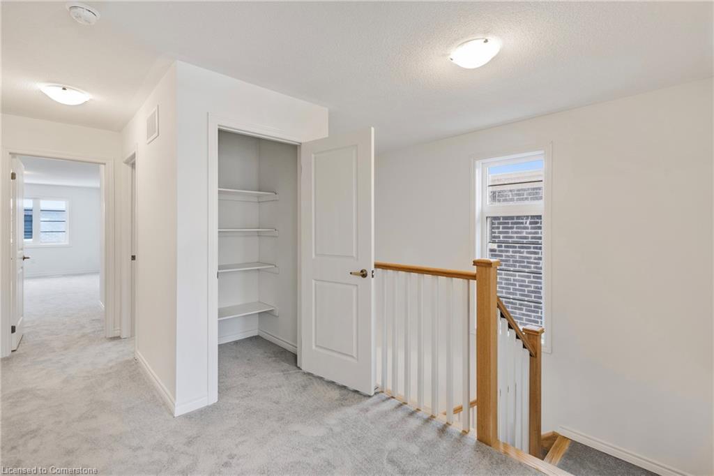 12 Sassafras Road, Midhurst, ON - Indoor Photo Showing Other Room