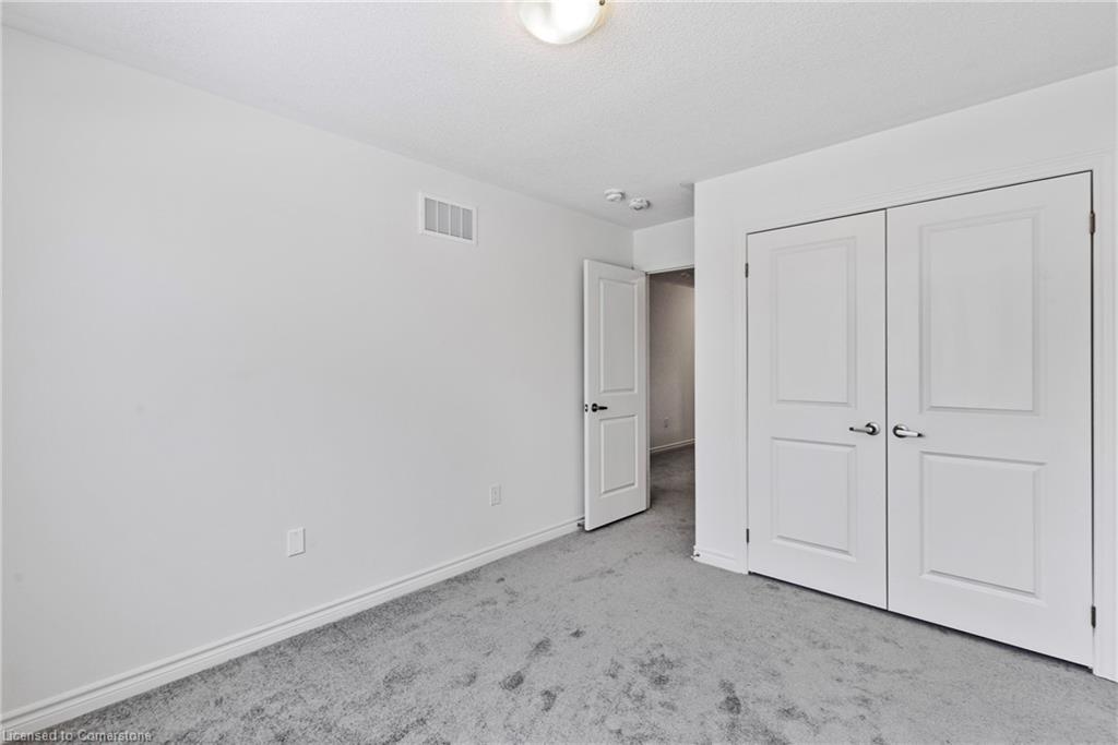 12 Sassafras Road, Midhurst, ON - Indoor Photo Showing Other Room