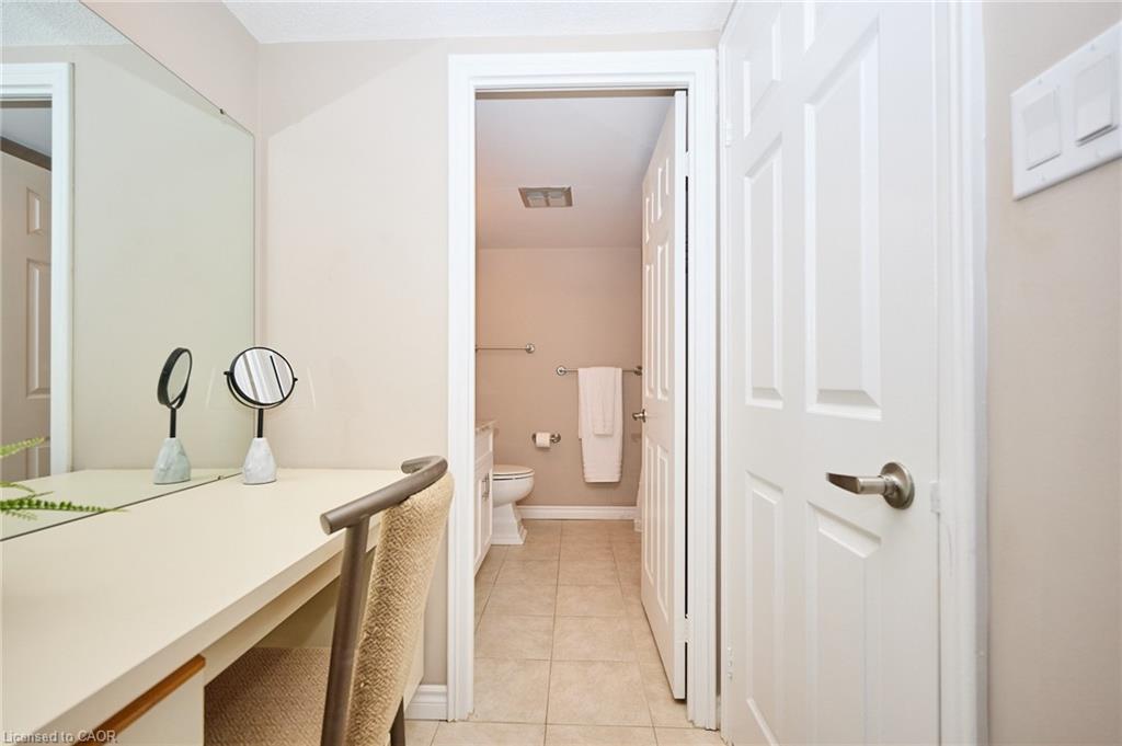 504-1240 Marlborough Court, Oakville, ON - Indoor