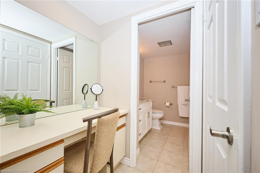 504-1240 Marlborough Court, Oakville, ON - Indoor Photo Showing Bathroom