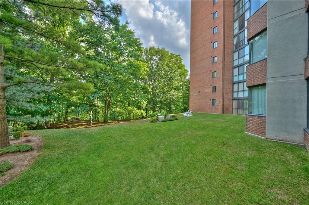 504-1240 Marlborough Court, Oakville, ON - Outdoor