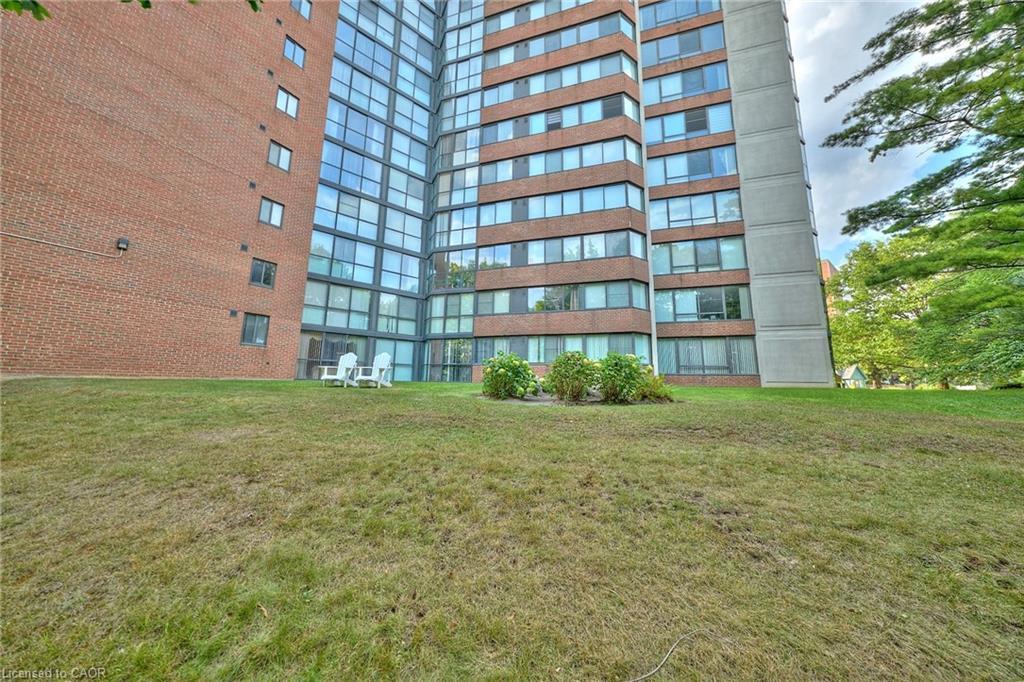 504-1240 Marlborough Court, Oakville, ON - Outdoor