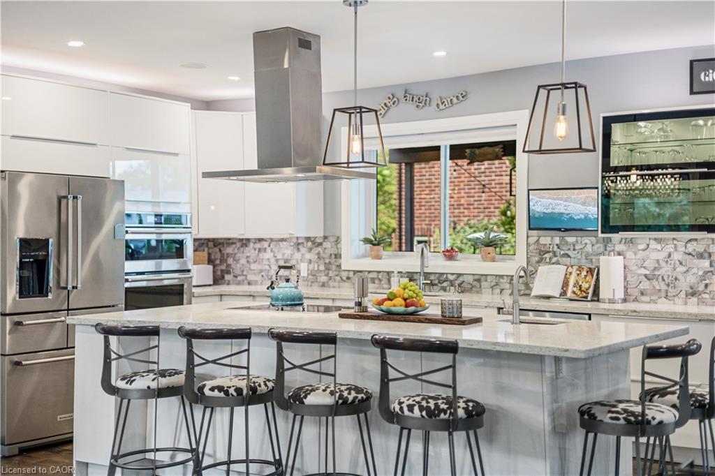 535 Locust Street, Burlington, ON - Indoor Photo Showing Kitchen With Upgraded Kitchen