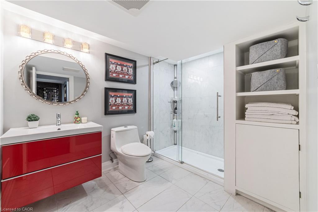 535 Locust Street, Burlington, ON - Indoor Photo Showing Bathroom