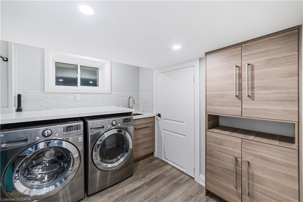 535 Locust Street, Burlington, ON - Indoor Photo Showing Laundry Room