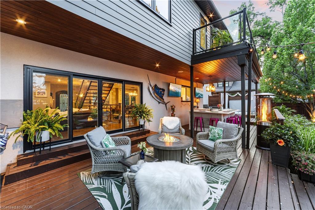 535 Locust Street, Burlington, ON - Outdoor With Deck Patio Veranda With Exterior