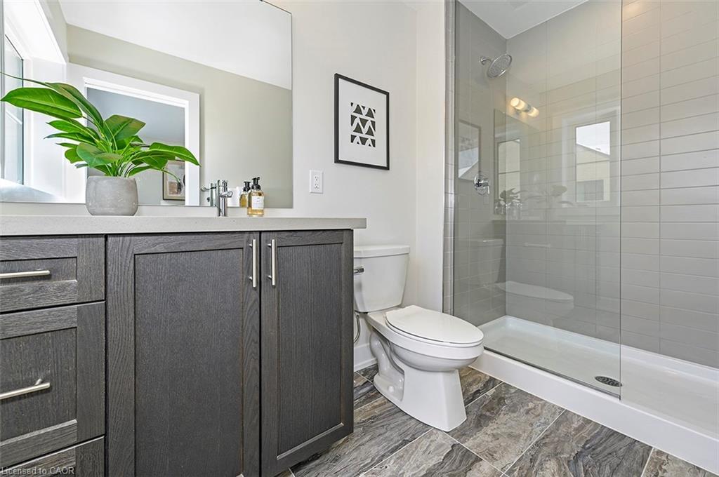 38-2273 Turnberry Road, Burlington, ON - Indoor Photo Showing Bathroom