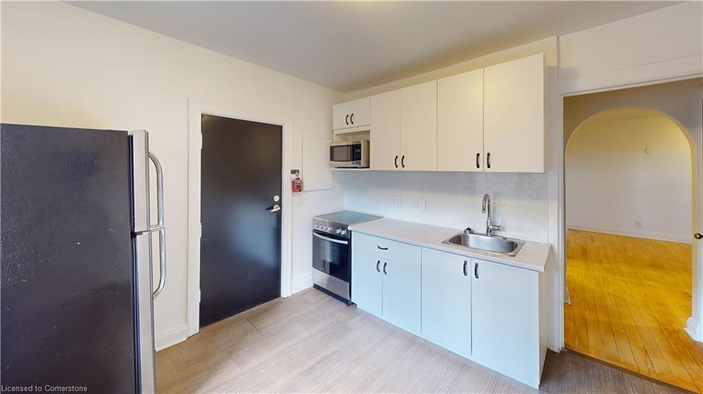 112 Margaret Avenue, Kitchener, ON - Indoor Photo Showing Kitchen