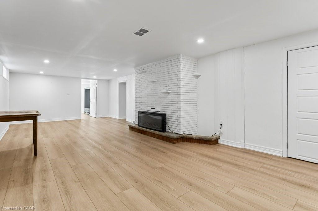 2 Lynnwood Avenue, Grimsby, ON - Indoor With Fireplace