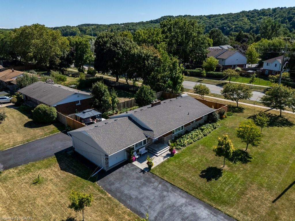 2 Lynnwood Avenue, Grimsby, ON - Outdoor With View