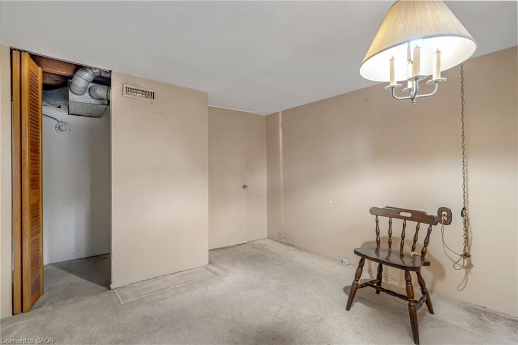 113 East 38Th Street, Hamilton, ON - Indoor