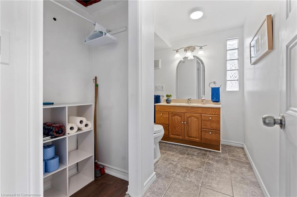 135 St George Street, Welland, ON - Indoor Photo Showing Bathroom