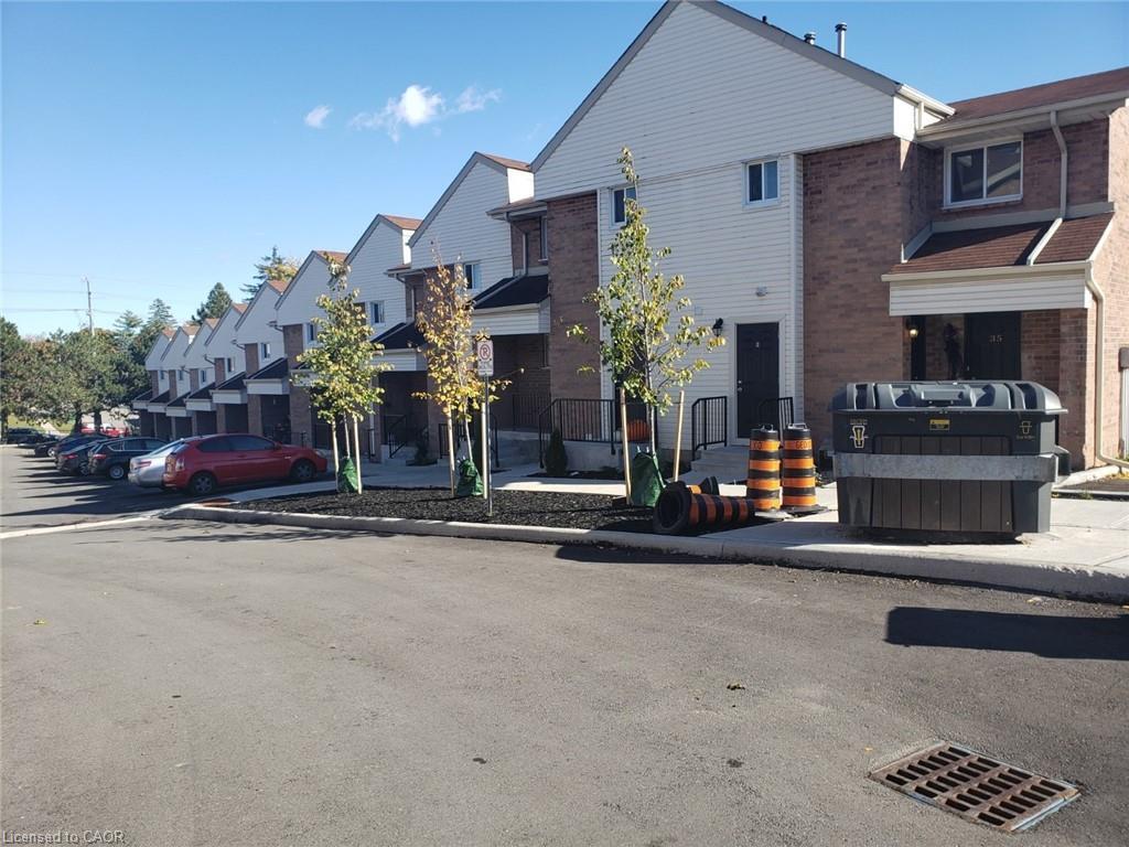 15 Millwood Crescent, Kitchener, ON - Outdoor With Facade