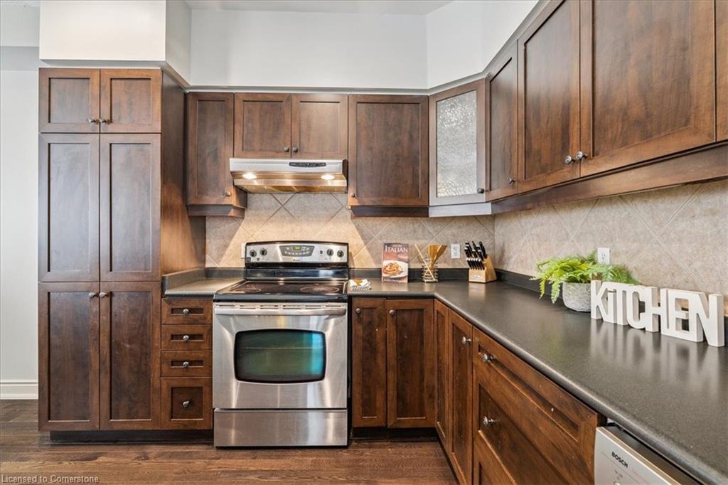 72-5080 Fairview Street, Burlington, ON - Indoor Photo Showing Kitchen